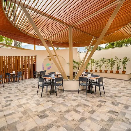 Seven Seas Gravel Select Complex 5*